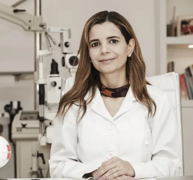 Dra. Ana Carolina Spelier no consultório